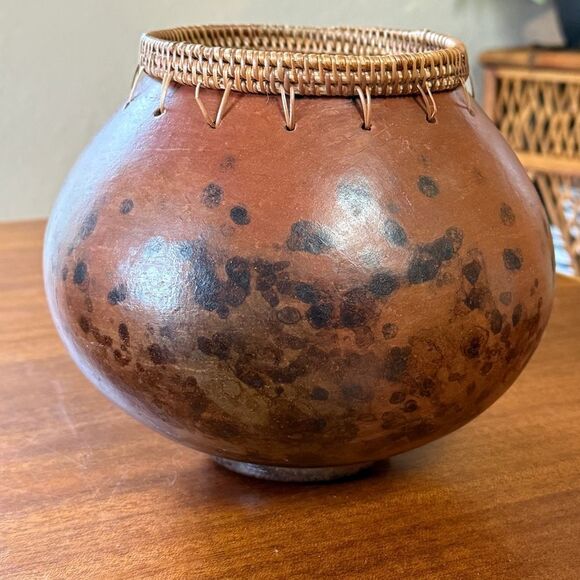 Vintage African Inspired Handcrafted Clay Ceramic Pot Brown And Red Tones - Picture 4 of 12